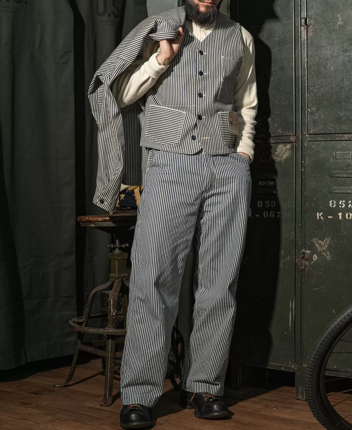 lot__express_stripe_vest_6.webp Cheap Lot 423 Express Stripe Vest Vests