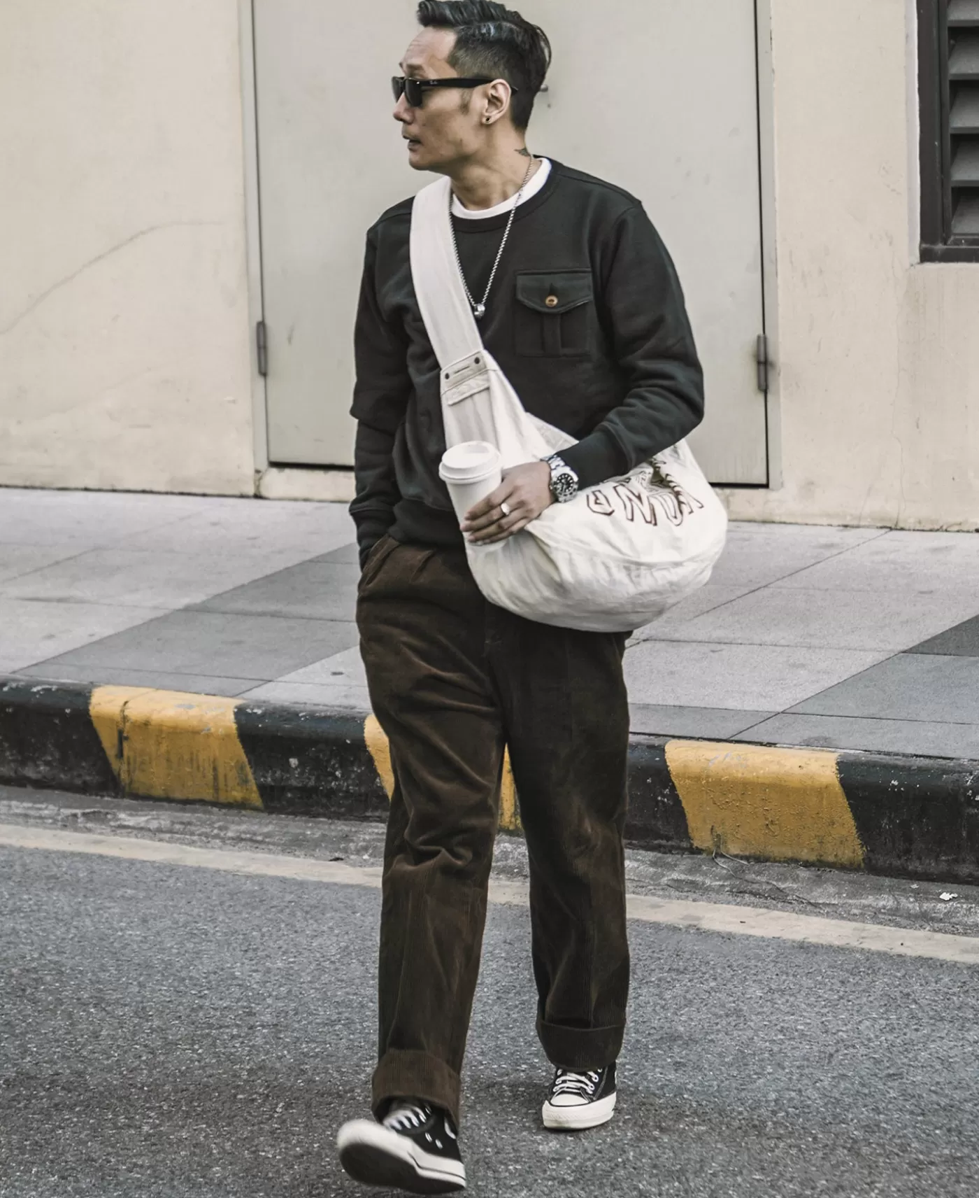 oz__wale_corduroy_trousers__brown_2.webp Outlet 12.5 oz 8 Wale Corduroy Trousers - Pants & Trousers