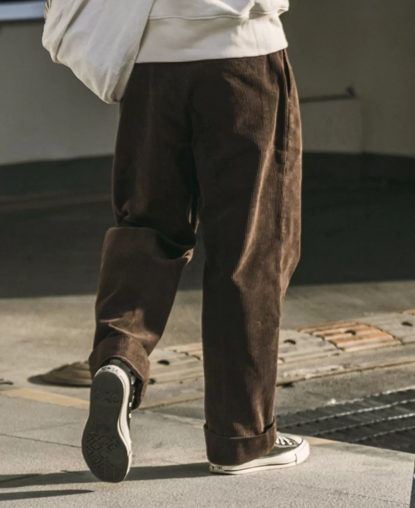 oz__wale_corduroy_trousers__brown_5.webp Outlet 12.5 oz 8 Wale Corduroy Trousers - Pants & Trousers
