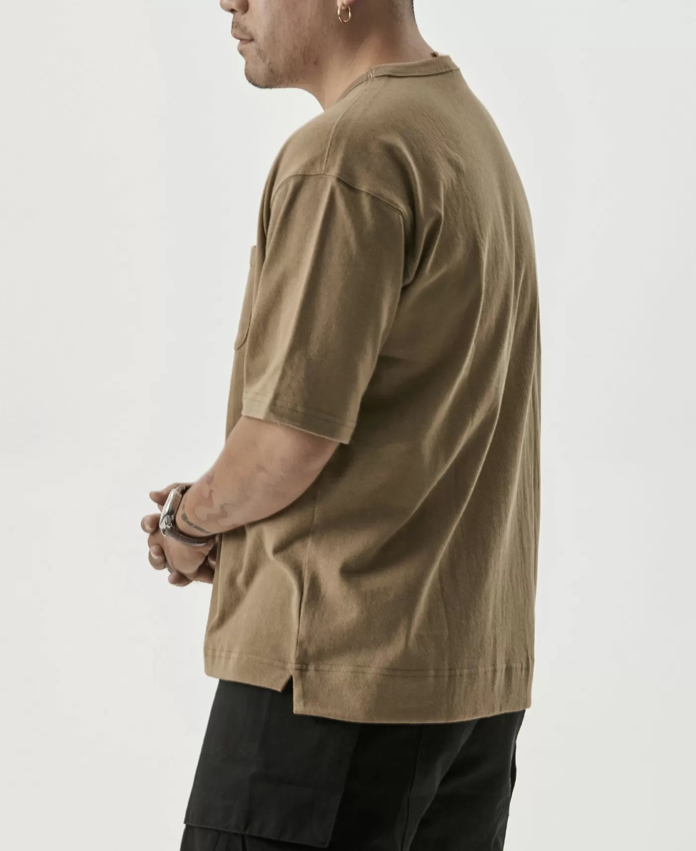 oz_cotton_classic_pocket_tshirt__khaki_4.webp Fashion 9.8 oz Cotton Classic Pocket T-Shirt - Short Sleeve T-Shirts