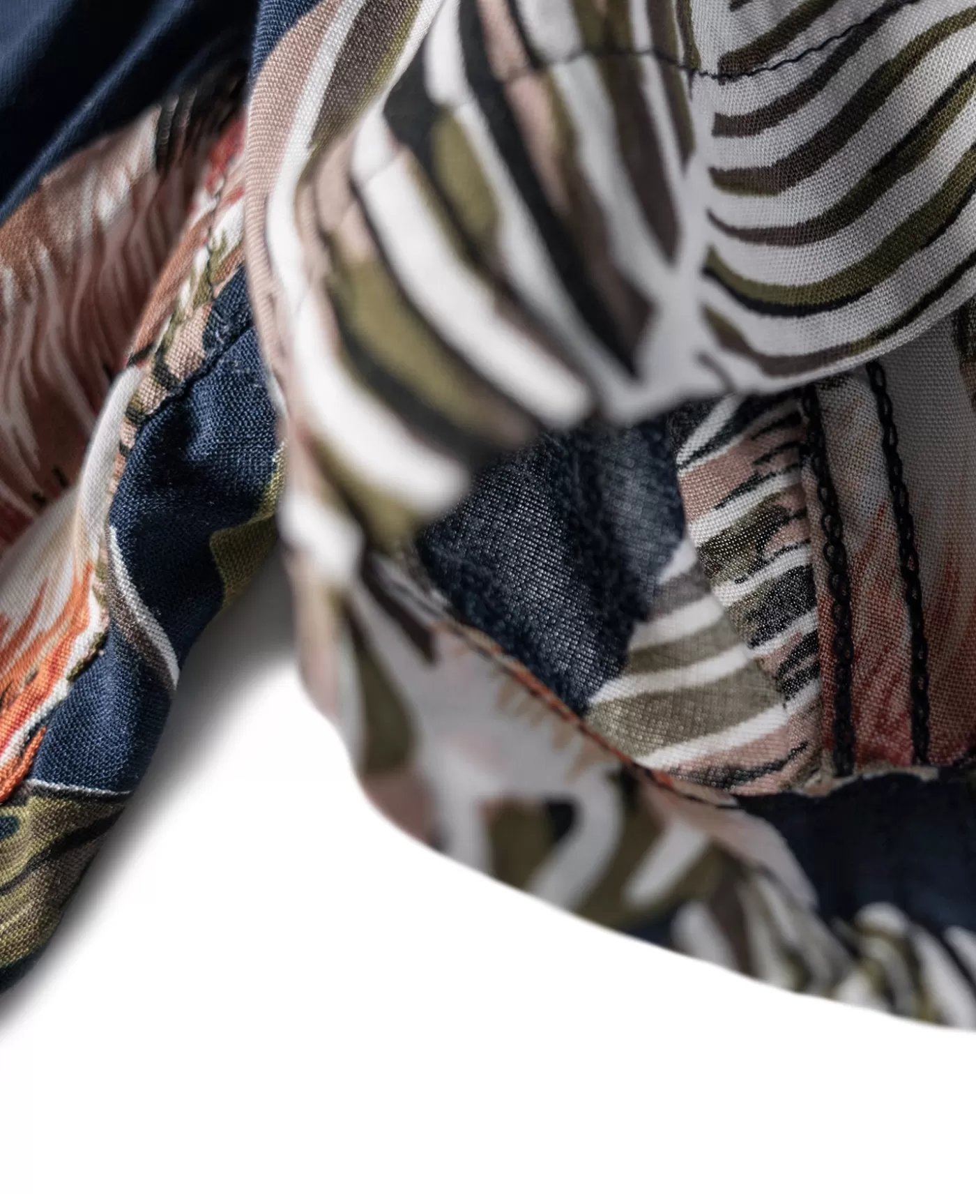 plants__flowers_pattern_aloha_shirt__navy_9.webp Discount Plants & Flowers Pattern Aloha Shirt - Hawaiian Shirts | Short Sleeve Shirts