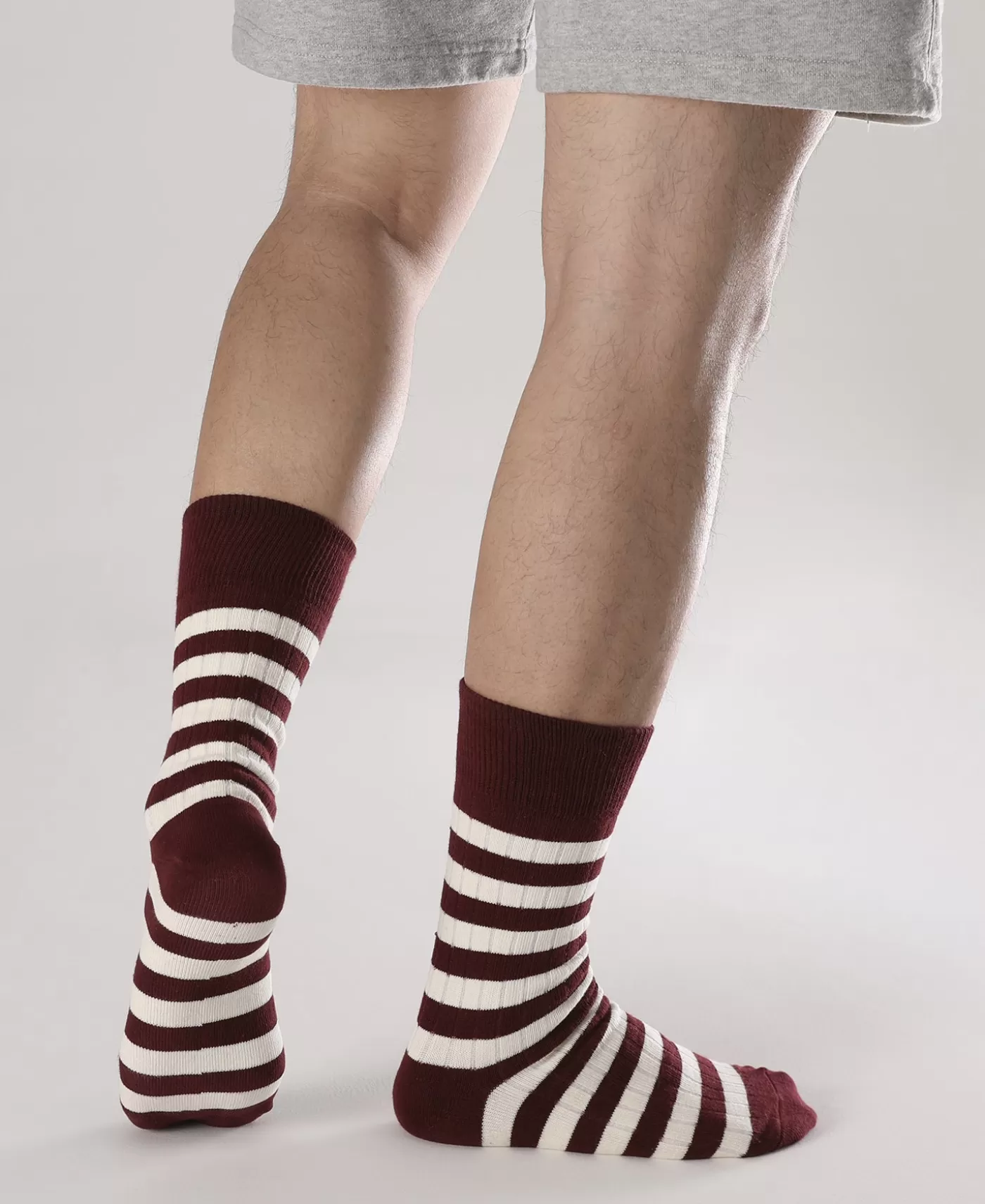 retro_striped_cotton_socks__redwhite_2.webp Cheap Retro Striped Cotton Socks - Socks