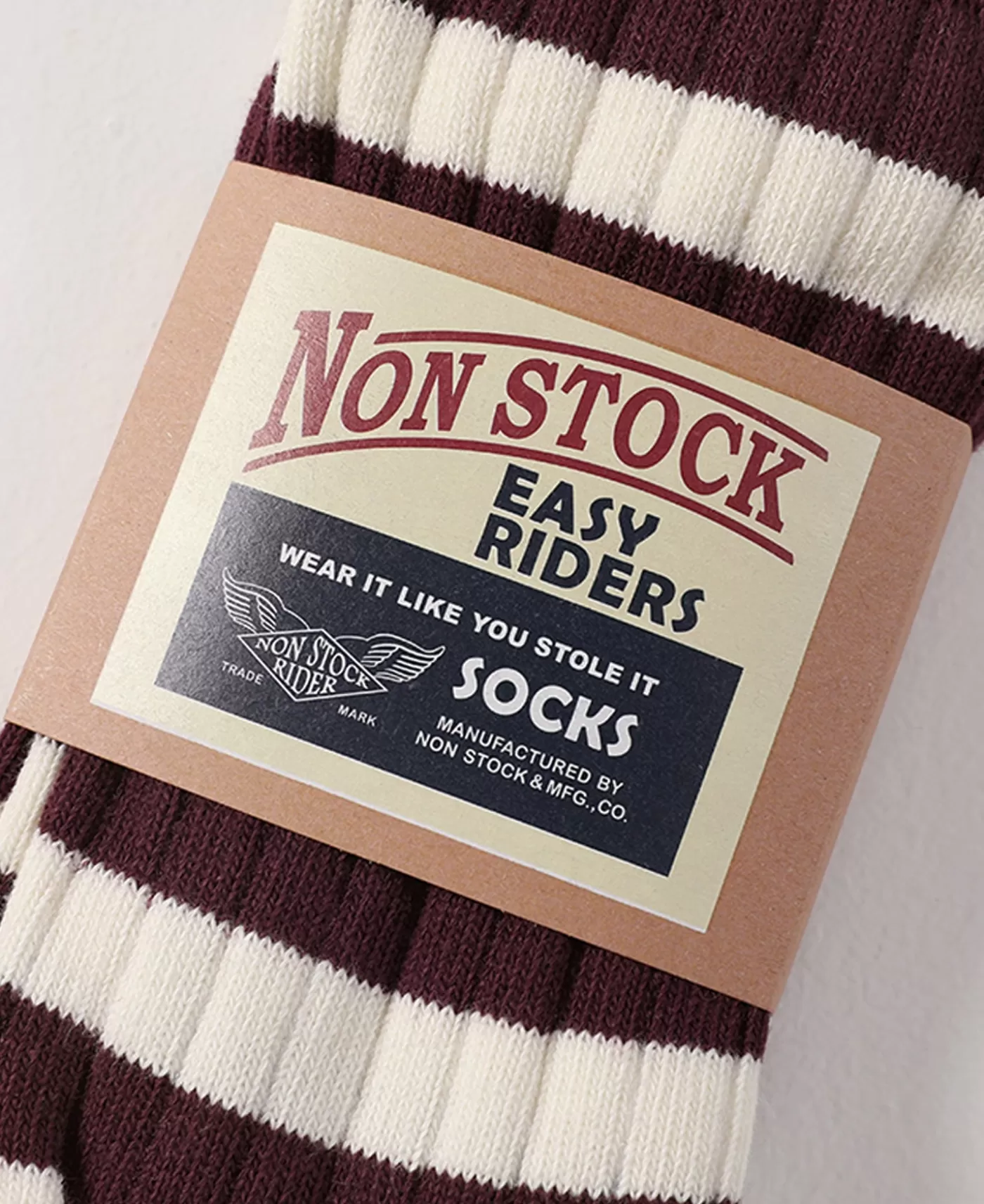 retro_striped_cotton_socks__redwhite_7.webp Cheap Retro Striped Cotton Socks - Socks