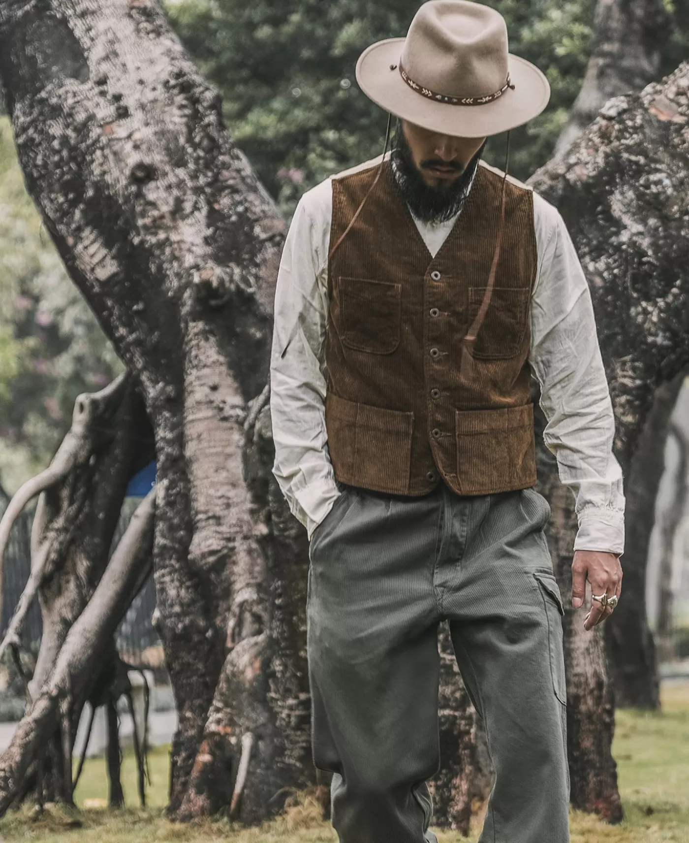 s_corduroy_hunting_vest__light_brown_7.webp Sale 1930s Corduroy Hunting Vest - Vests