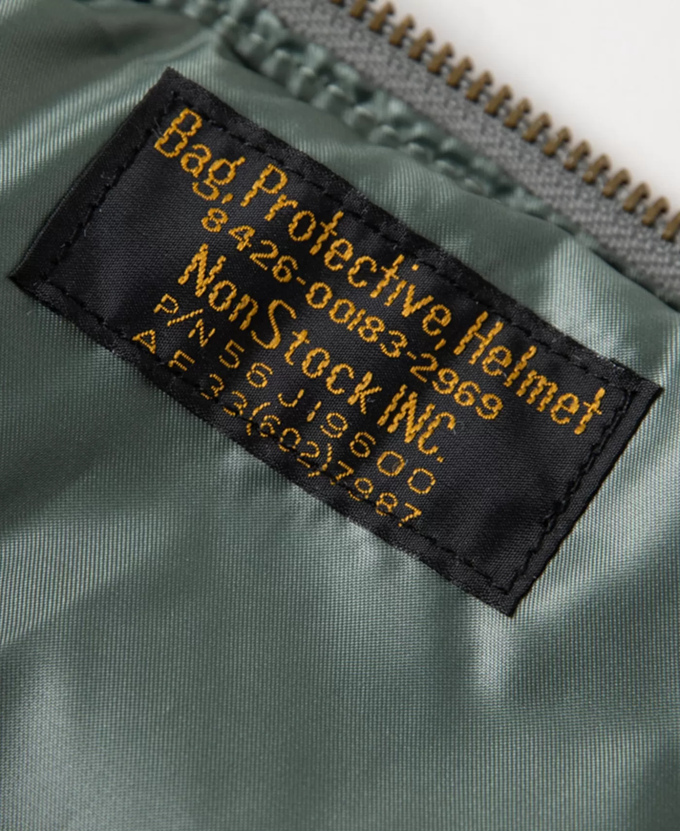 s_usaf_helmet_bag__sage_green_6.webp Sale 1950s USAF Helmet Bag - Bags & Luggage