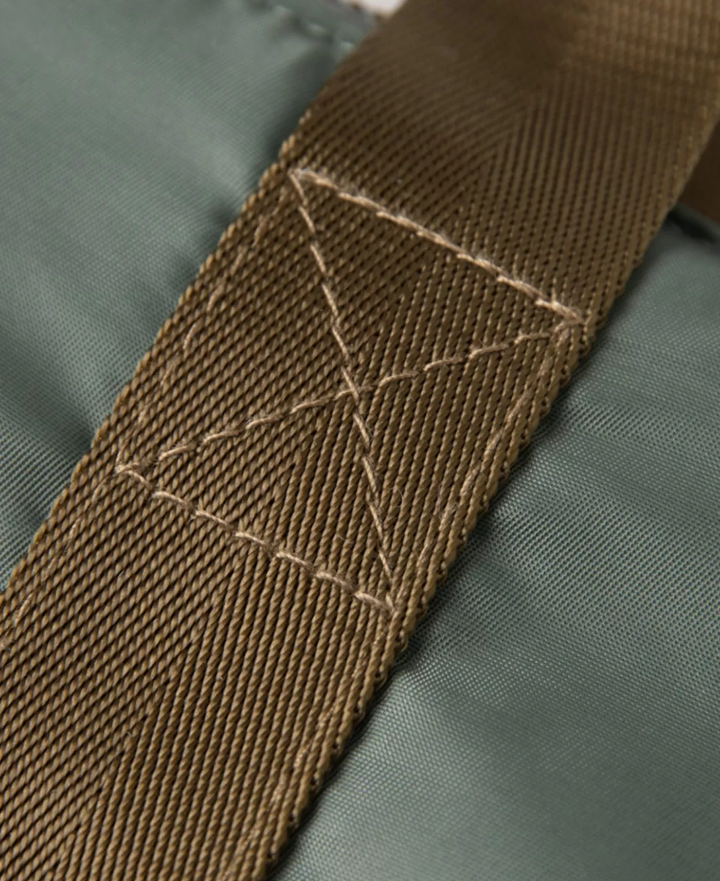 s_usaf_helmet_bag__sage_green_8.webp Sale 1950s USAF Helmet Bag - Bags & Luggage