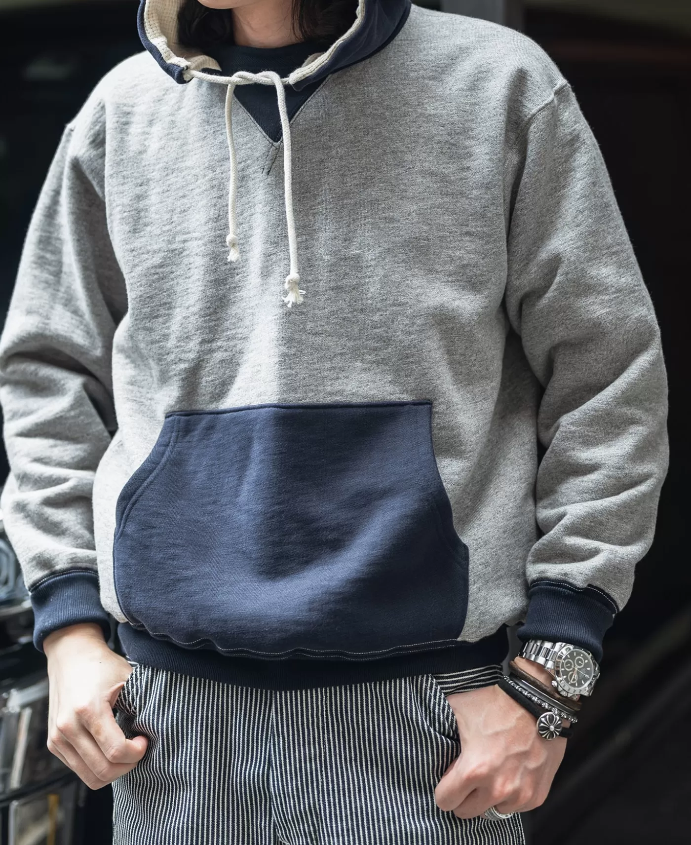 twotone_double_v_gusset_hooded_sweatshirt_2.webp Hot Two-Tone Double V Gusset Hooded Sweatshirt Sweatshirts & Hoodies