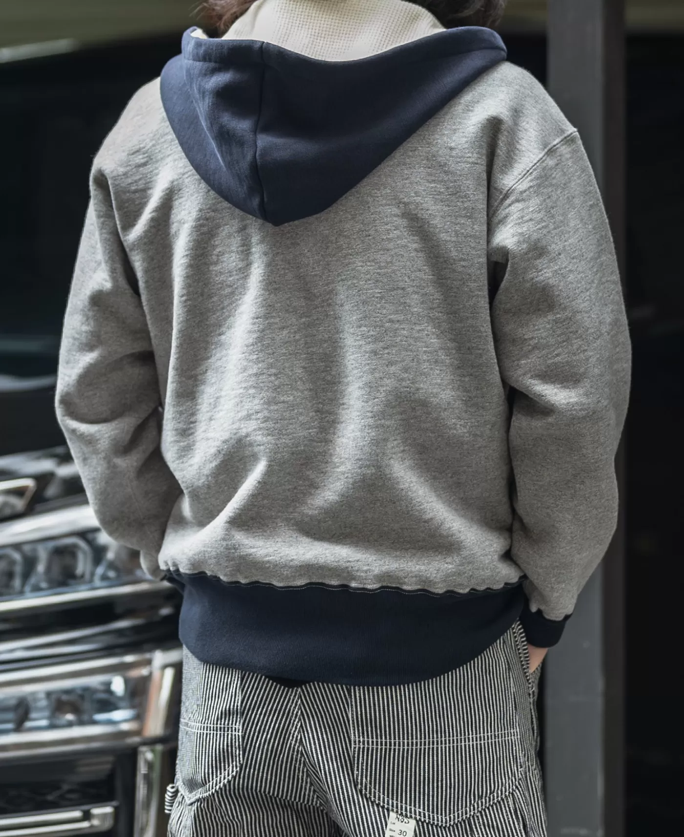 twotone_double_v_gusset_hooded_sweatshirt_3.webp Hot Two-Tone Double V Gusset Hooded Sweatshirt Sweatshirts & Hoodies