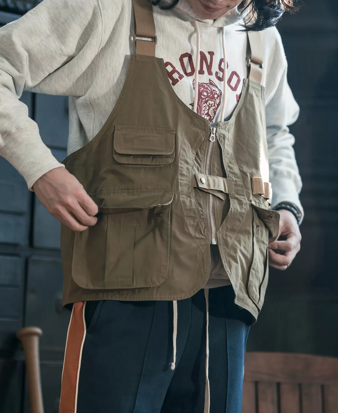 waterproof_camping_hunting_nylon_vest__khaki_2.webp Hot Waterproof Camping Hunting Nylon Vest - Vests