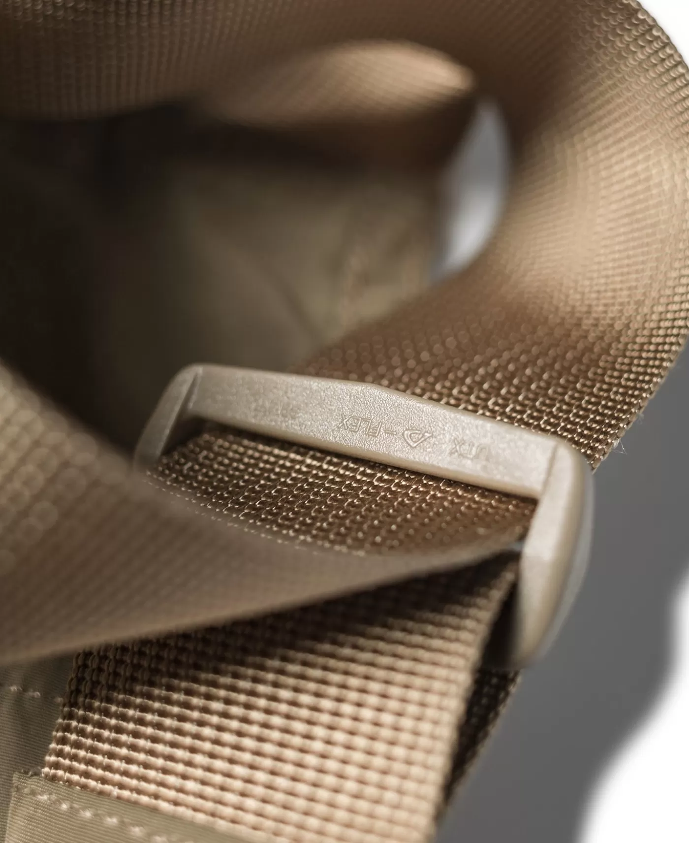 waterproof_camping_hunting_nylon_vest__khaki_9.webp Hot Waterproof Camping Hunting Nylon Vest - Vests