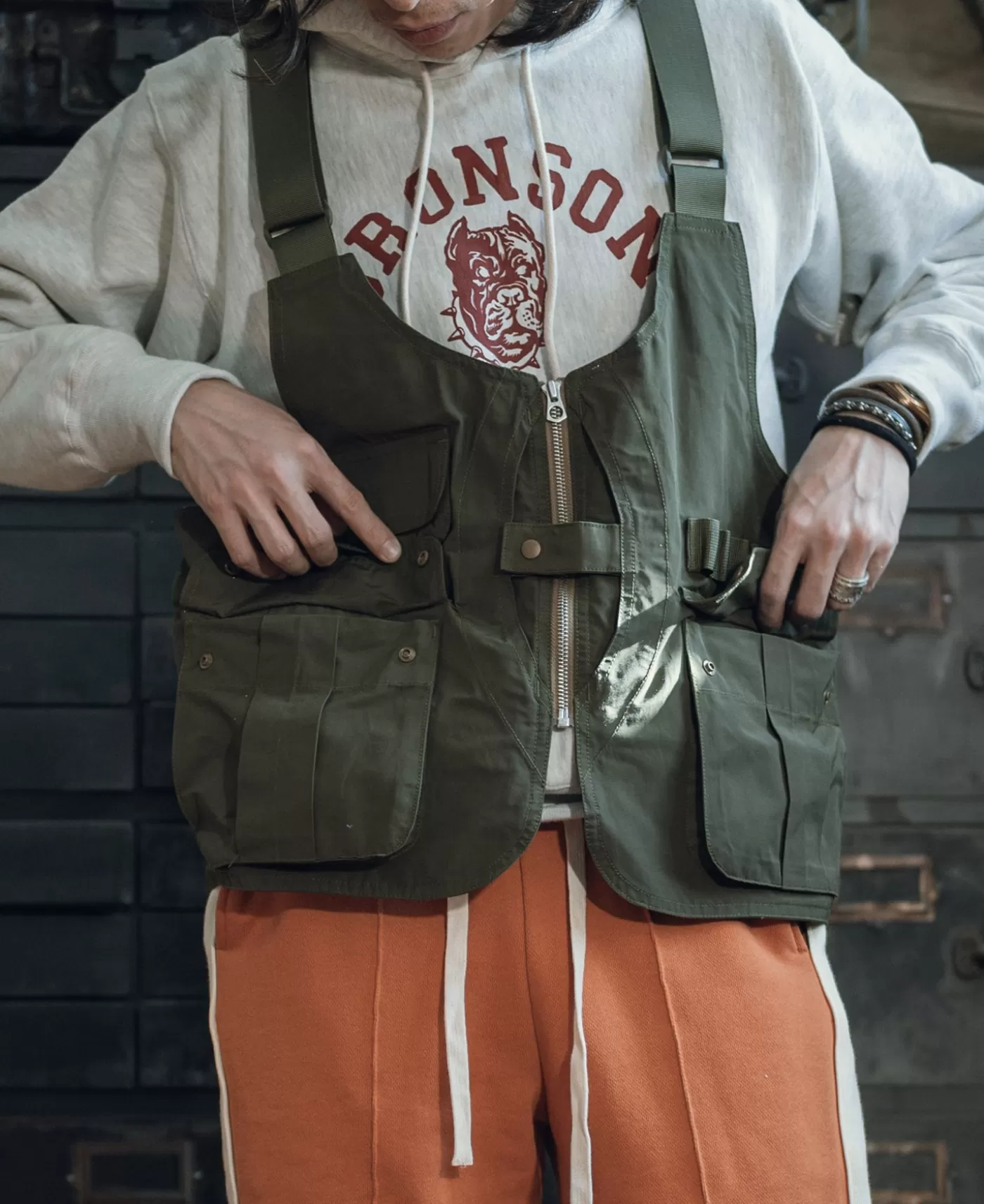 waterproof_camping_hunting_nylon_vest__olive_3.webp Sale Waterproof Camping Hunting Nylon Vest - Vests